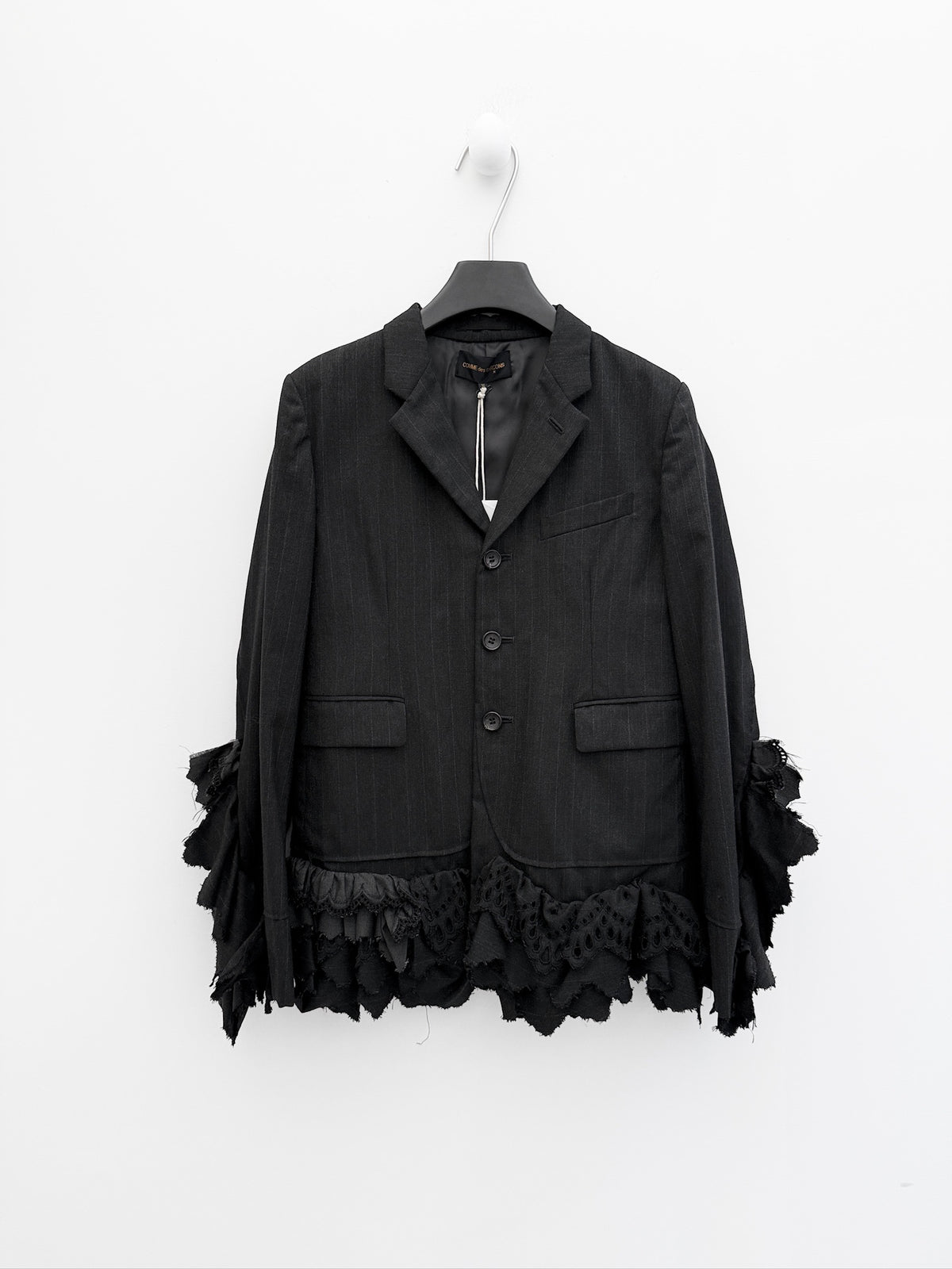 Comme des Garçons 2000FW “Hard and Forceful” Runway Ruffle Suit
