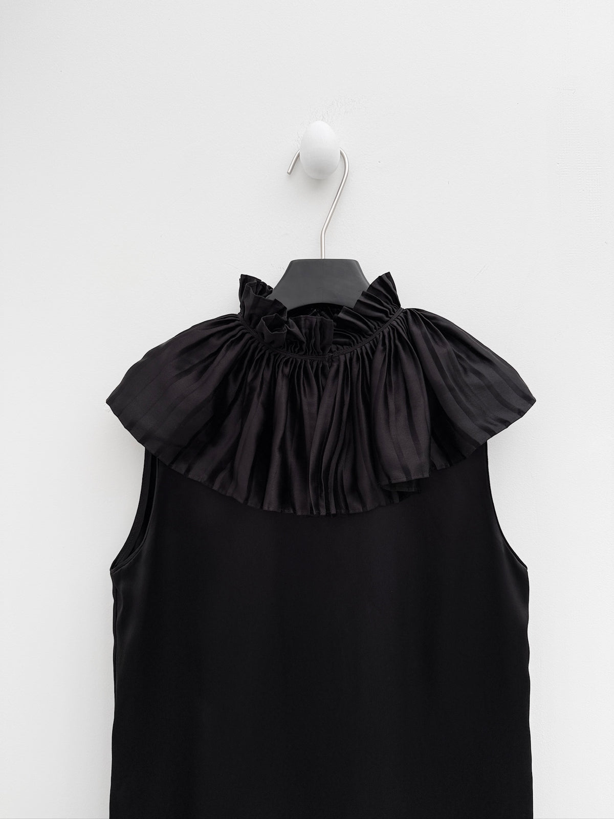 Loewe Pleated Ruffle Collar Sleeveless Top