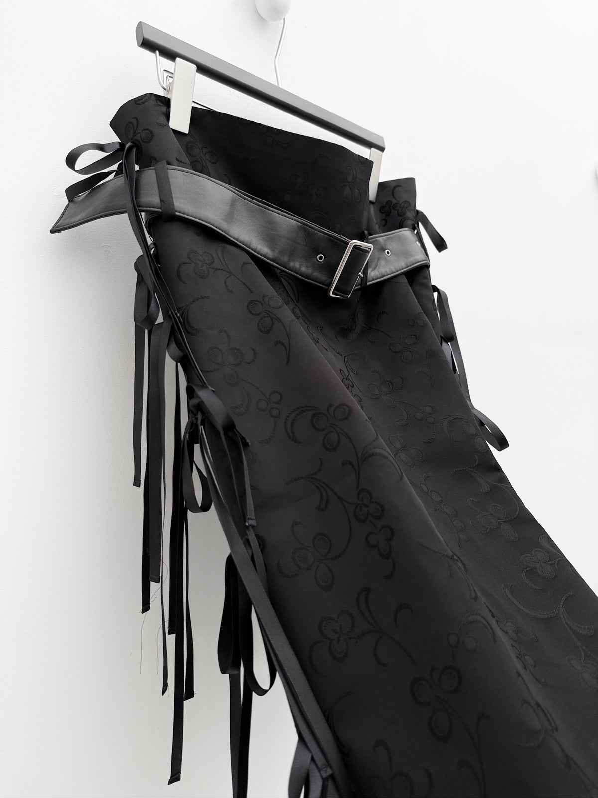 Noir Kei Ninomiya 2017FW Ribbon-Tied Floral Jacquard Skirt