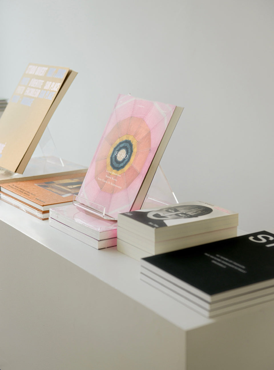 Mondō Archive × Tenderbooks Pop-up Showroom, Espacio Gallery. View 4 of 5.